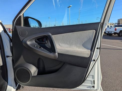 Used 2013 Toyota RAV4 EV image 35