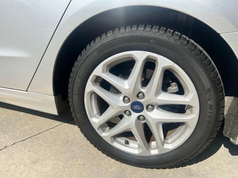 Used 2014 Ford Fusion SE w/ Equipment Group 202A FWD image 39