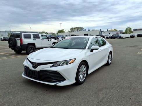 Certified 2020 Toyota Camry LE w/ Convenience Package FWD image 3