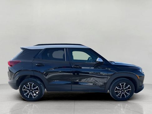 Used 2023 Chevrolet TrailBlazer ACTIV w/ Convenience Package image 9