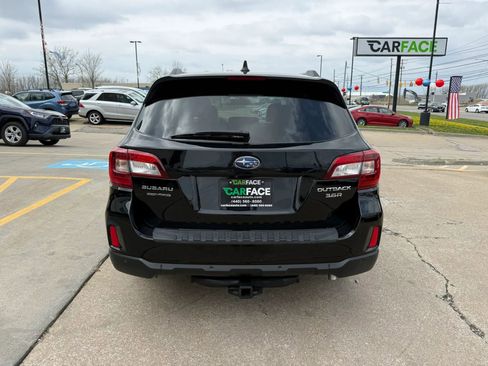 Used 2017 Subaru Outback 3.6R Touring image 11