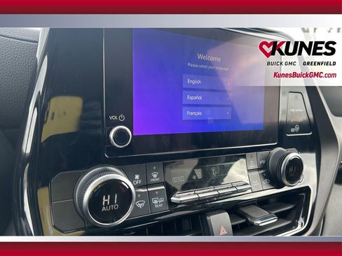 Used 2023 Toyota Highlander LE image 21