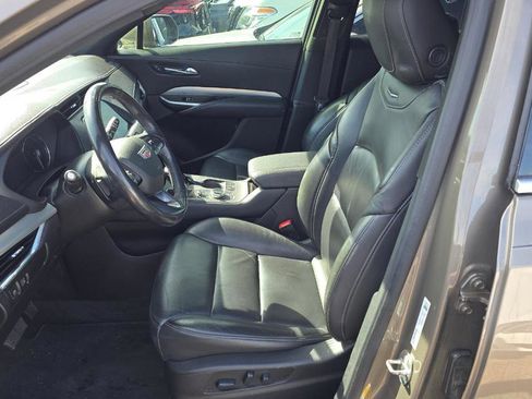 Used 2020 Cadillac XT4 Premium Luxury w/ Cold Weather Package image 7