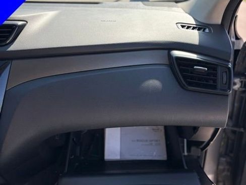 Used 2019 Nissan Rogue Sport S image 27