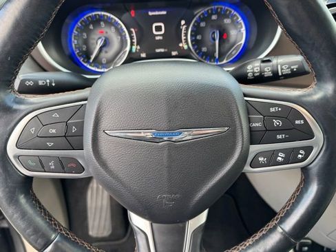 Used 2017 Chrysler Pacifica Touring-L Plus w/ Advanced Safetytec Group image 24