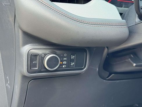 Used 2025 Ford Explorer Active RWD image 9