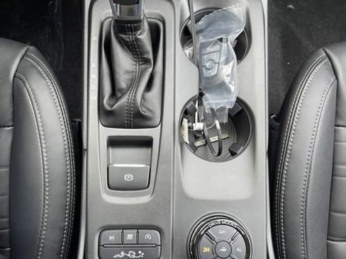 New 2025 Ford Ranger Lariat w/ FX4 Off-Road Package image 17