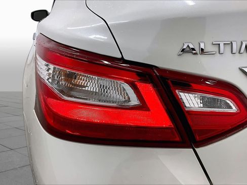 Used 2016 Nissan Altima 2.5 SL w/ 2.5 Technology Package FWD image 28