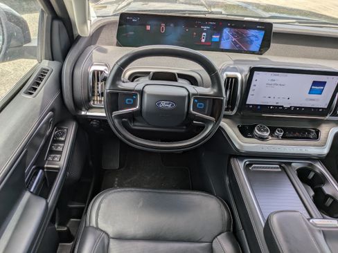 Used 2025 Ford Expedition Max Platinum AWD/4WD image 15