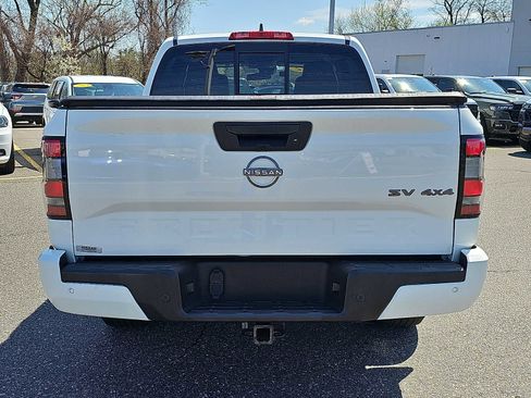 Used 2022 Nissan Frontier SV image 5