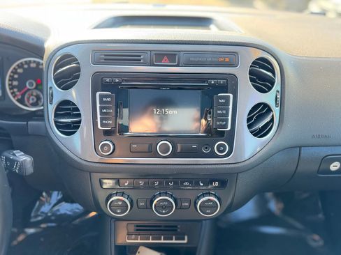 Used 2013 Volkswagen Tiguan SEL image 25