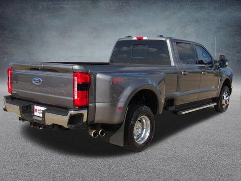 Used 2023 Ford F350 Lariat w/ FX4 Off-Road Package AWD/4WD image 7