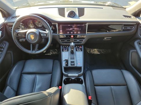 Certified 2024 Porsche Macan image 20