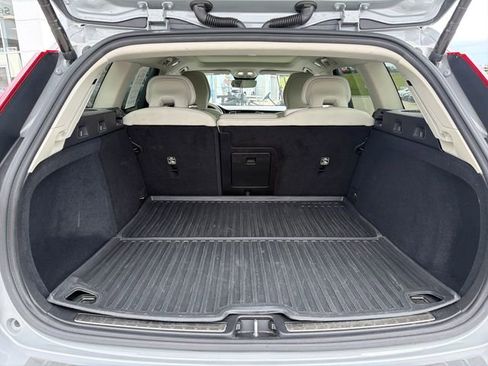 Used 2025 Volvo V60 B5 Cross Country Plus AWD/4WD image 53