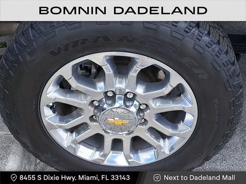 Used 2025 Chevrolet Silverado 2500 LTZ w/ Z71 Chrome Sport Edition image 5