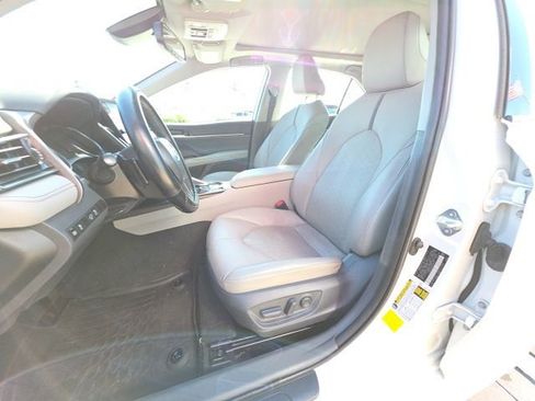 Used 2021 Toyota Camry XSE w/ Navigation Package image 13