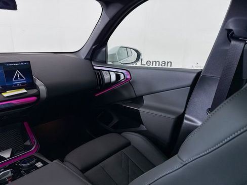 Used 2026 BMW X3 xDrive30 w/ Premium Package image 23