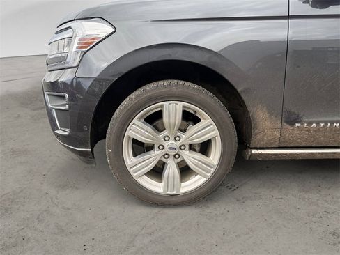 Certified 2024 Ford Expedition Platinum image 9
