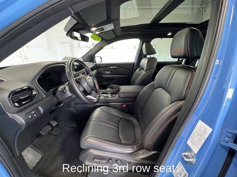 Used 2023 Honda Pilot TrailSport image 11