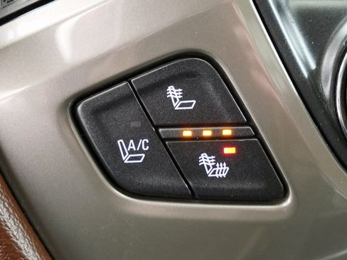 Used 2015 Chevrolet Silverado 2500 High Country image 29