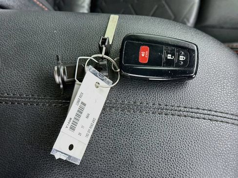 Used 2020 Toyota RAV4 Adventure AWD/4WD image 33