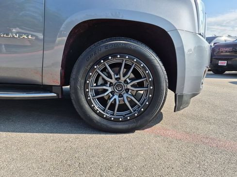 Used 2019 GMC Yukon XL SLT w/ Open Road Package RWD image 18