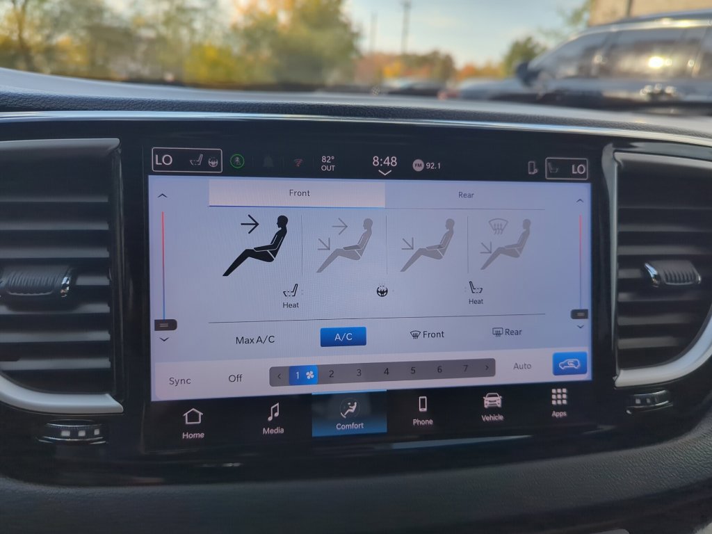 Used 2025 Chrysler Pacifica Select FWD image 17
