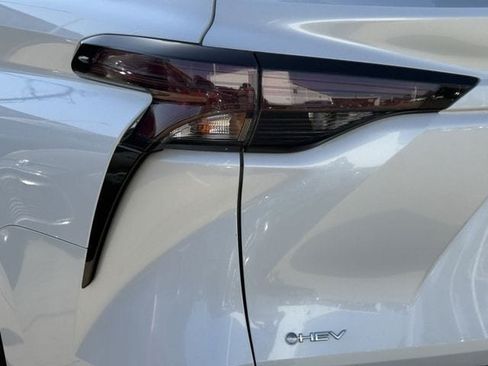 Used 2025 Toyota Sienna XLE FWD image 6