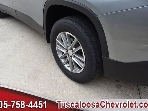 Used 2023 Chevrolet Traverse LT FWD image 15
