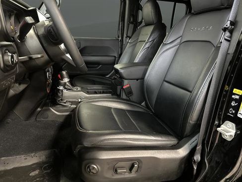 Used 2024 Jeep Wrangler Sahara w/ Technology Group image 4