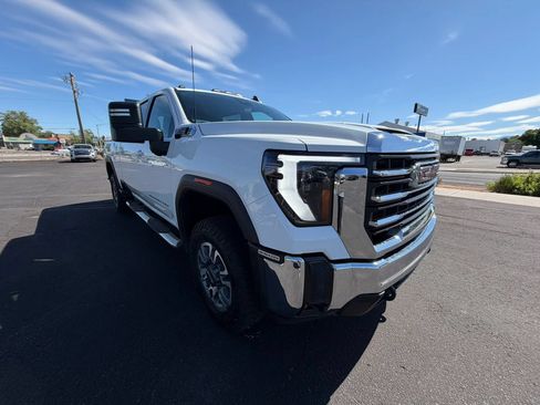 Used 2024 GMC Sierra 2500 SLE w/ SLE Convenience Package AWD/4WD image 4
