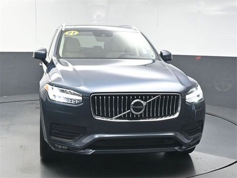 Used 2021 Volvo XC90 T5 Momentum w/ Climate Package image 3