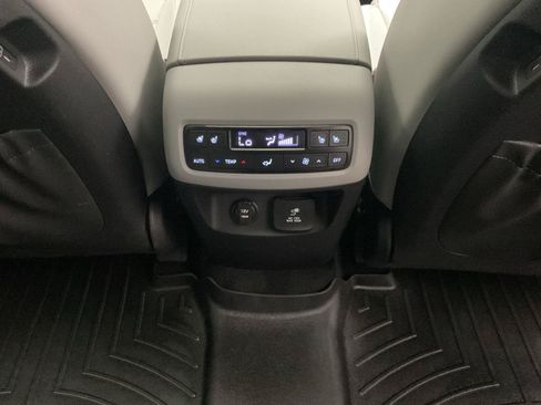 Used 2024 Hyundai Palisade SEL w/ Premium Package FWD image 31