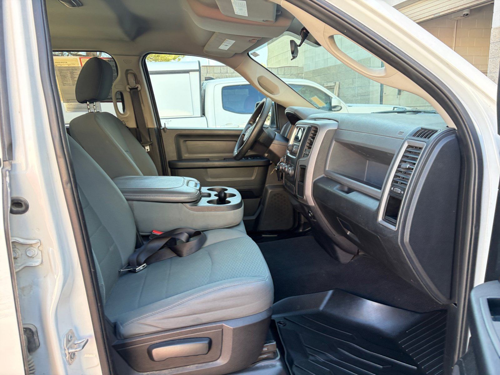 Used 2017 RAM 1500 Express AWD/4WD image 28
