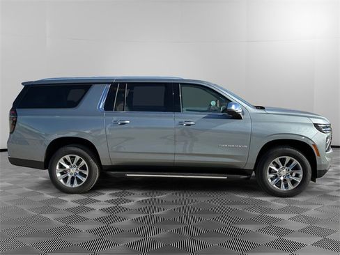 New 2025 Chevrolet Suburban Premier image 2