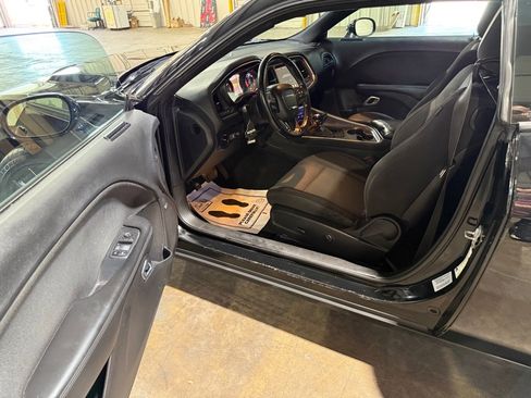 Used 2015 Dodge Challenger R/T w/ Quick Order Package 28B R/T RWD image 5
