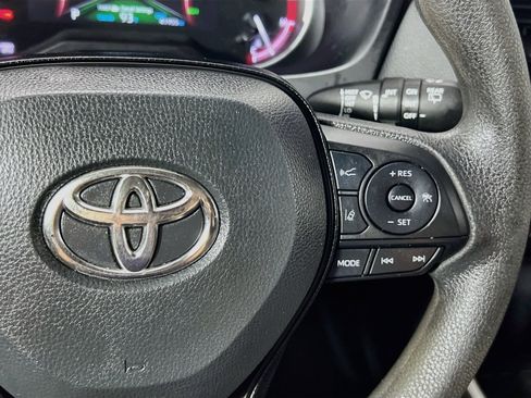 Used 2025 Toyota RAV4 XLE FWD image 20