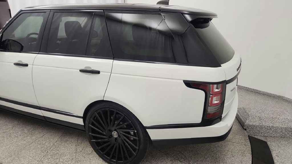 Used 2017 Land Rover Range Rover Supercharged AWD/4WD image 17
