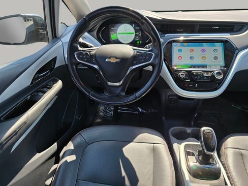 Used 2020 Chevrolet Bolt Premier w/ Infotainment Package FWD image 3