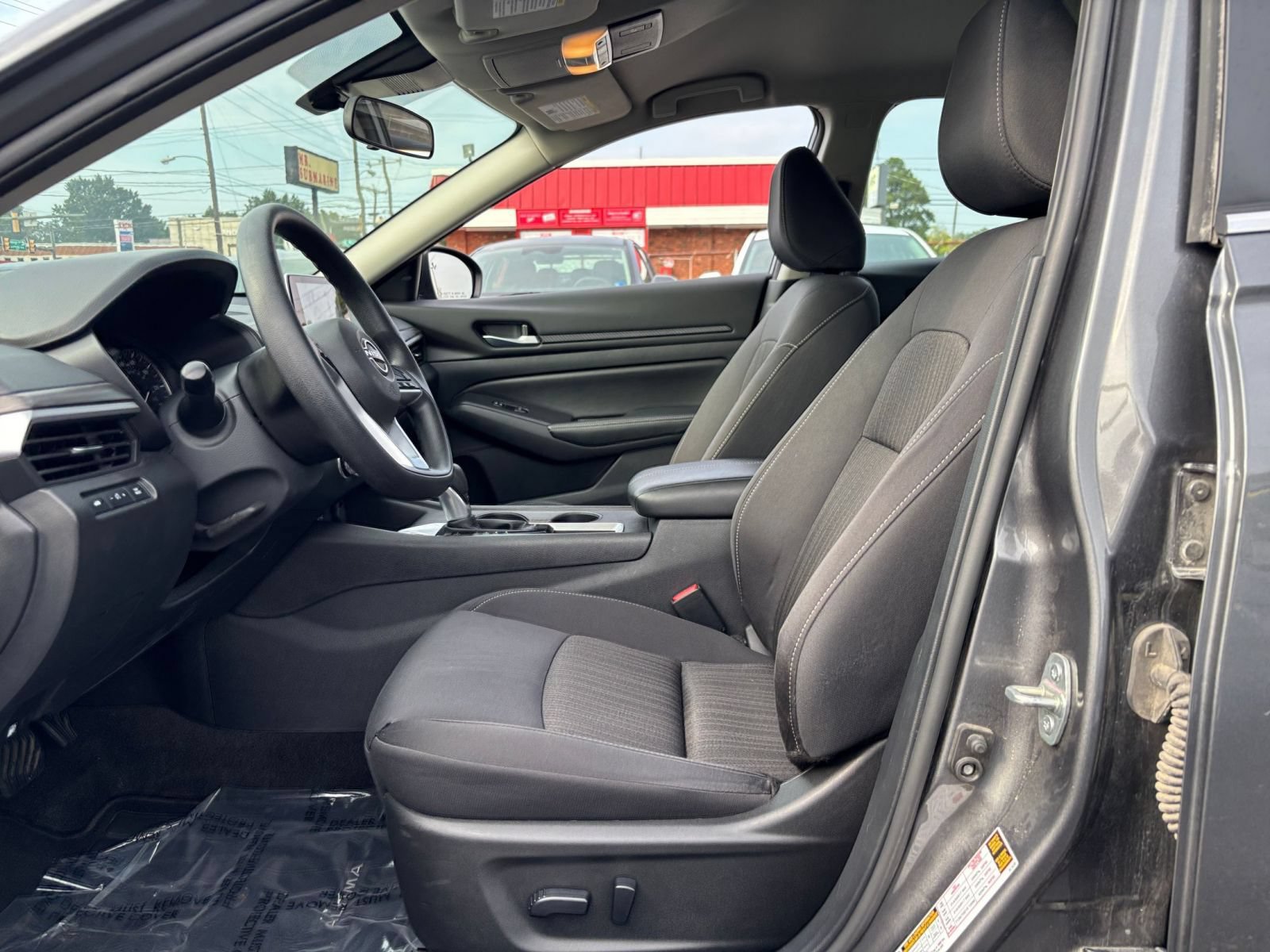 Used 2025 Nissan Altima 2.5 SV FWD image 26