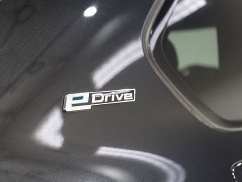 Used 2018 BMW X5 xDrive40e image 12