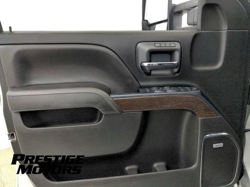 Used 2019 GMC Sierra 3500 Denali AWD/4WD image 26