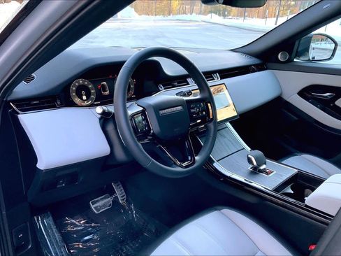 Certified 2026 Land Rover Range Rover Evoque Dynamic SE image 16