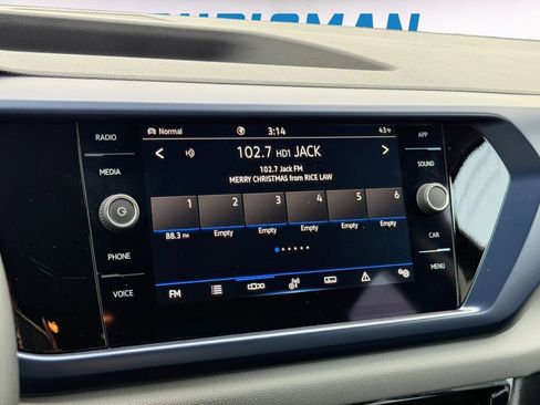 Used 2022 Volkswagen Taos SE image 14