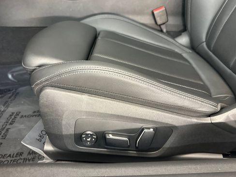 Used 2025 BMW 430i Coupe w/ Convenience Package image 14