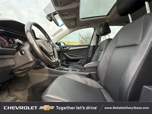 Used 2019 Volkswagen Jetta SE image 32