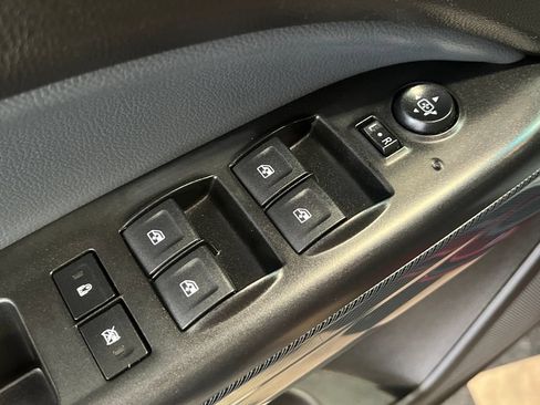 Used 2018 Chevrolet Colorado Z71 AWD/4WD image 35