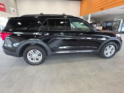 Used 2024 Ford Explorer XLT w/ Equipment Group 202A AWD/4WD image 6