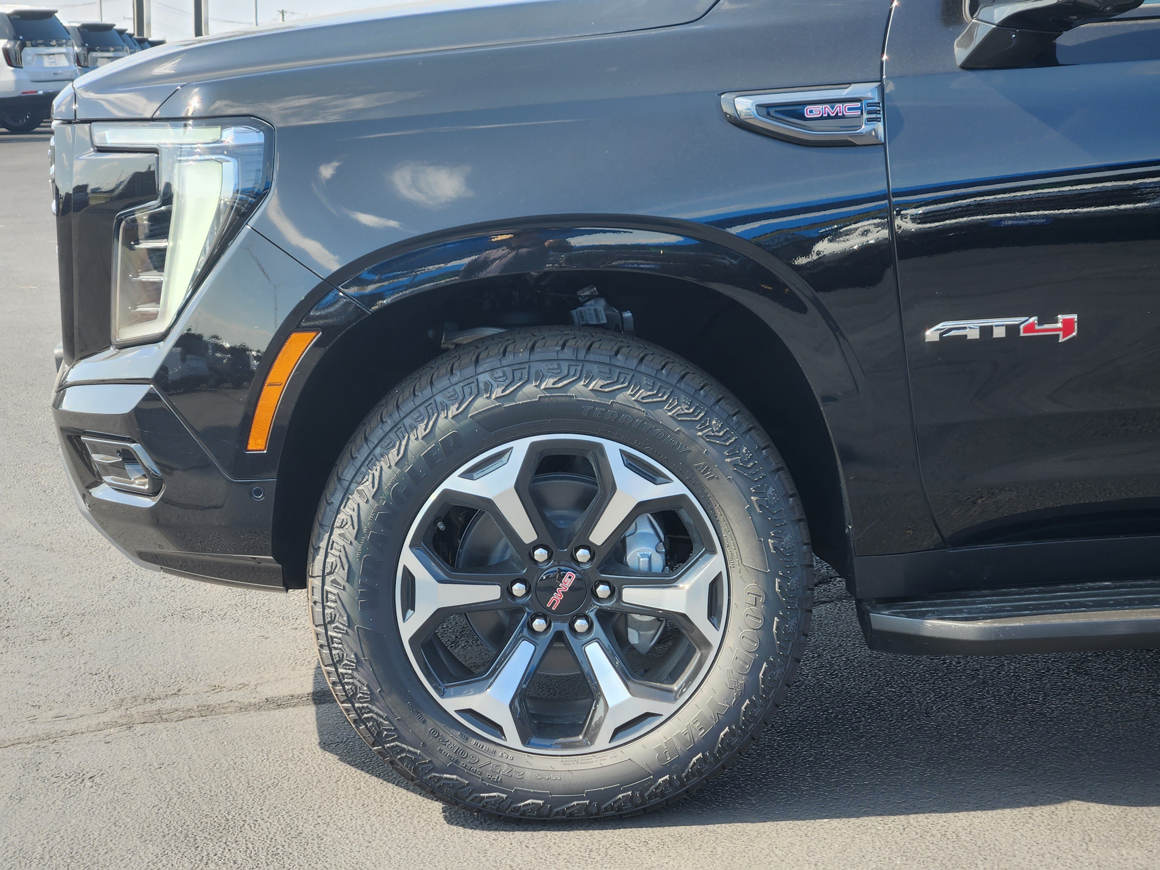 New 2027 GMC Yukon AT4 w/ Technology Package AWD/4WD image 5