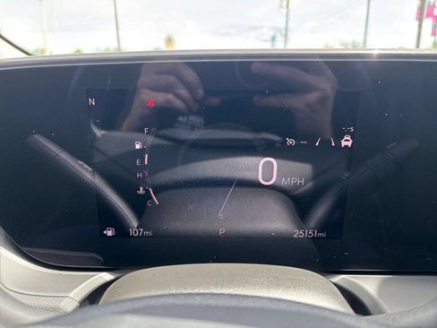 Used 2025 Buick Encore GX Preferred AWD/4WD image 39